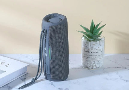 Altoparlante Bluetooth portatile con radio FM, vivavoce e bassi potenziati