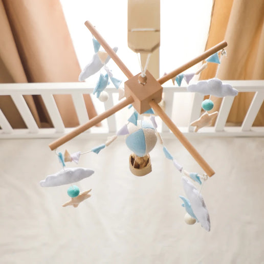 Giostrina in feltro con mongolfiera per culla – Giostrina in legno con ciondoli - Ideale per neonati come regalo bambini