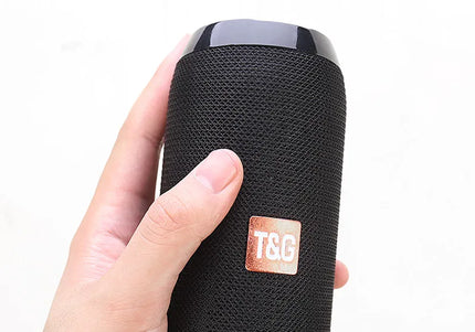 Altoparlante Bluetooth portatile con radio FM, vivavoce e bassi potenziati